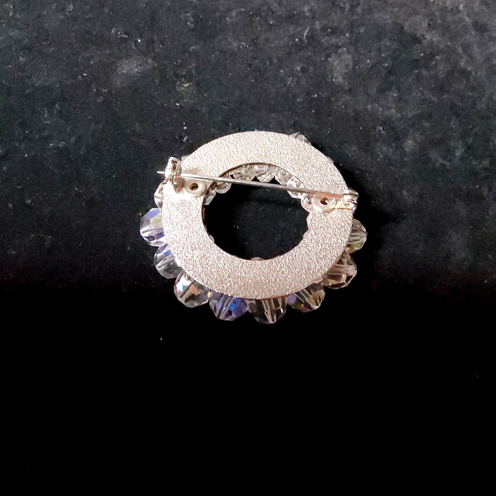 Vintage AB circle iridescent brooch - Picture 4 of 4